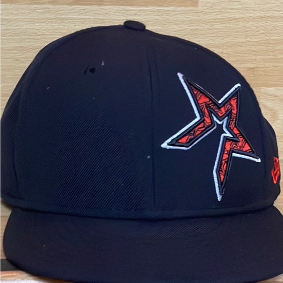 Sports Hat 25$ Each - Picture 6 of 6